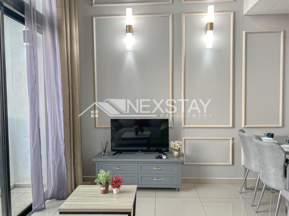 Cozy I-city Duplex Getaway By Nexstay Apartment