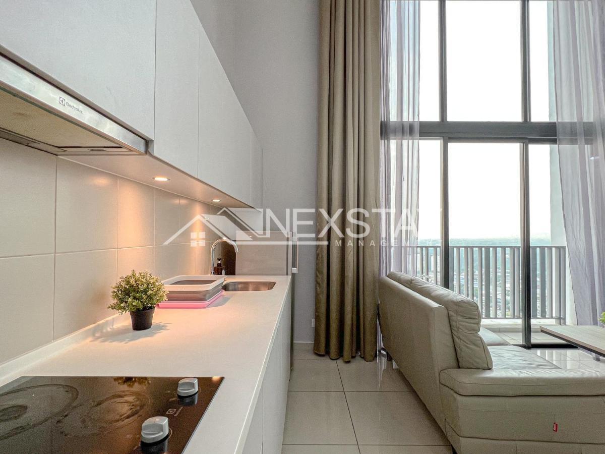 Cozy I-city Duplex Getaway By Nexstay Apartment