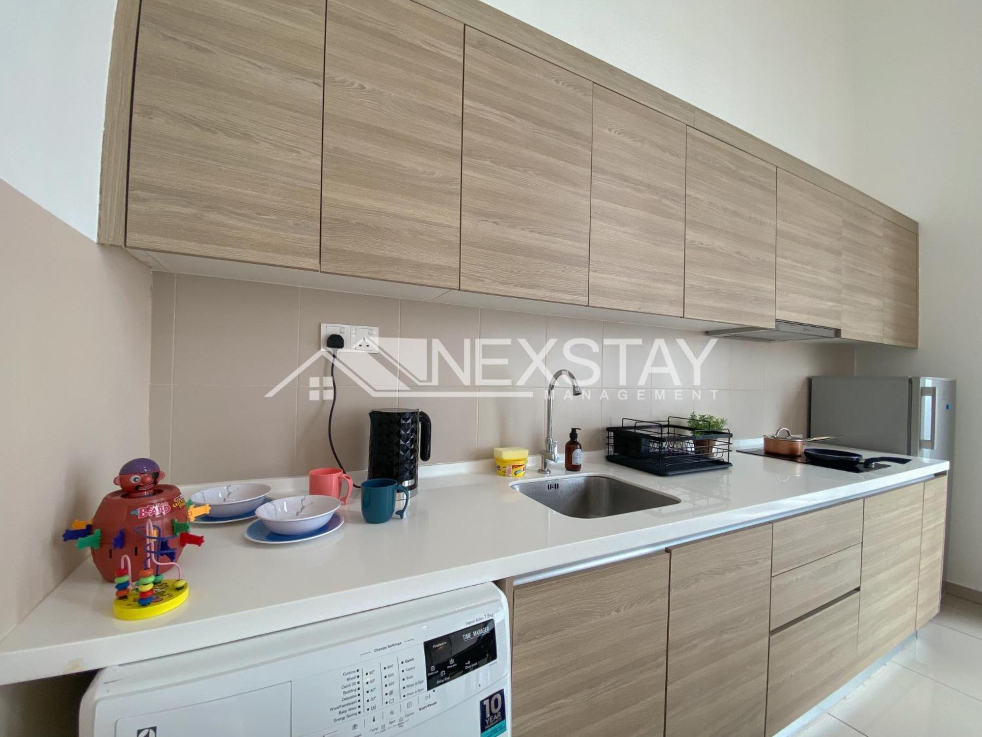 Cozy I-city Duplex Getaway By Nexstay Apartment